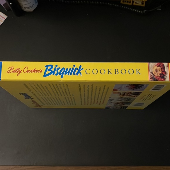 “Betty Crocker’s Bisquick” Cookbook - Picture 4 of 4